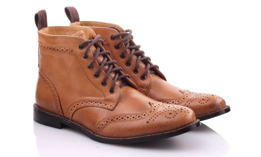 Image 7: Men's Brogue Boots