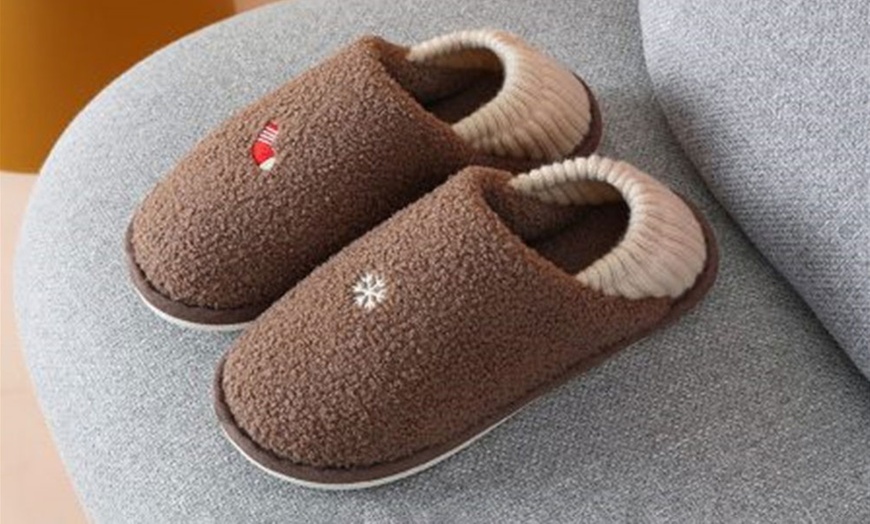 Image 3: Women's Plush Slippers