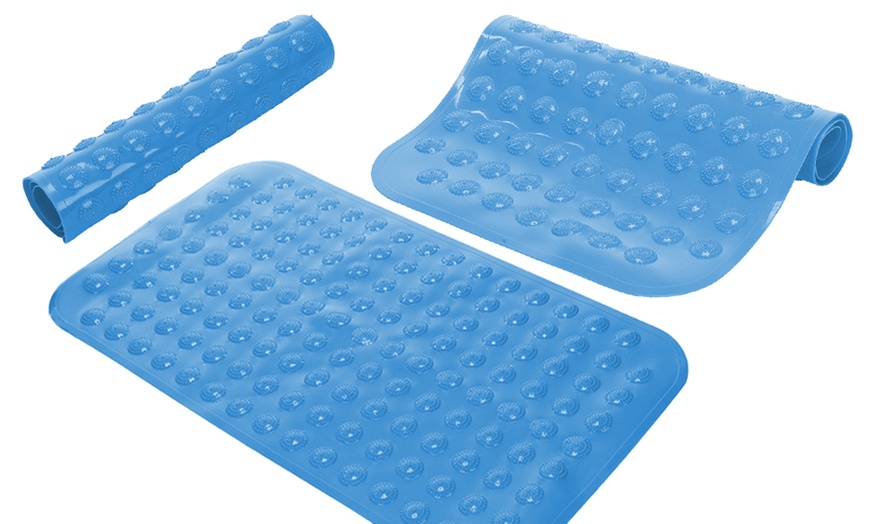 Image 2: Suction Grip Bath Mat