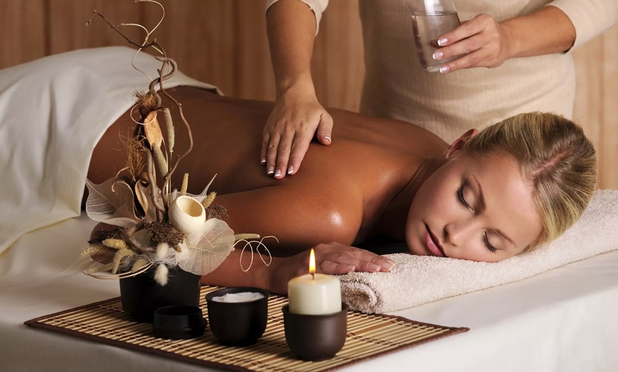 Image 1: Un océan de douceur : massages enchanteurs au choix avec MG Institut