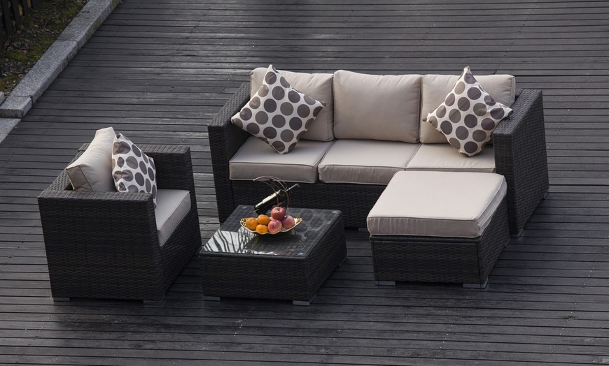 Image 2: Five-Seater Garden Furniture Set
