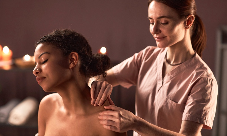 Image 4: Relax & Unwind with 30,60,90 or 120-Minute Therapeutic Massage