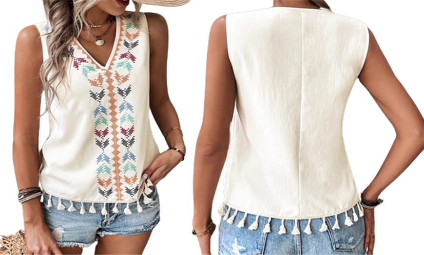 Image 4: Women‘s Tassel Design V-Neck Top