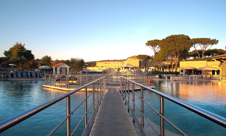 Image 2: Ingresso alle Terme di Saturnia