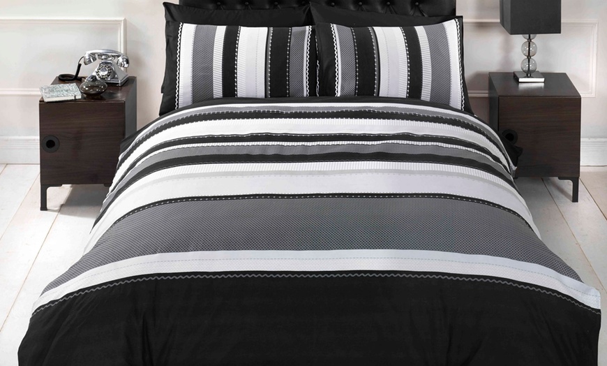 Image 1: Detroit Striped Duvet Set