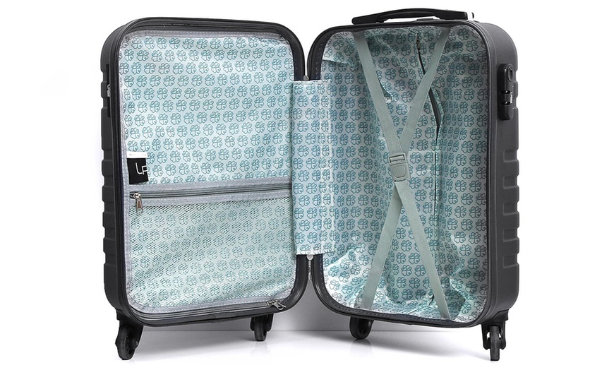 Image 6: Trolley Bag and Vanity Case Set