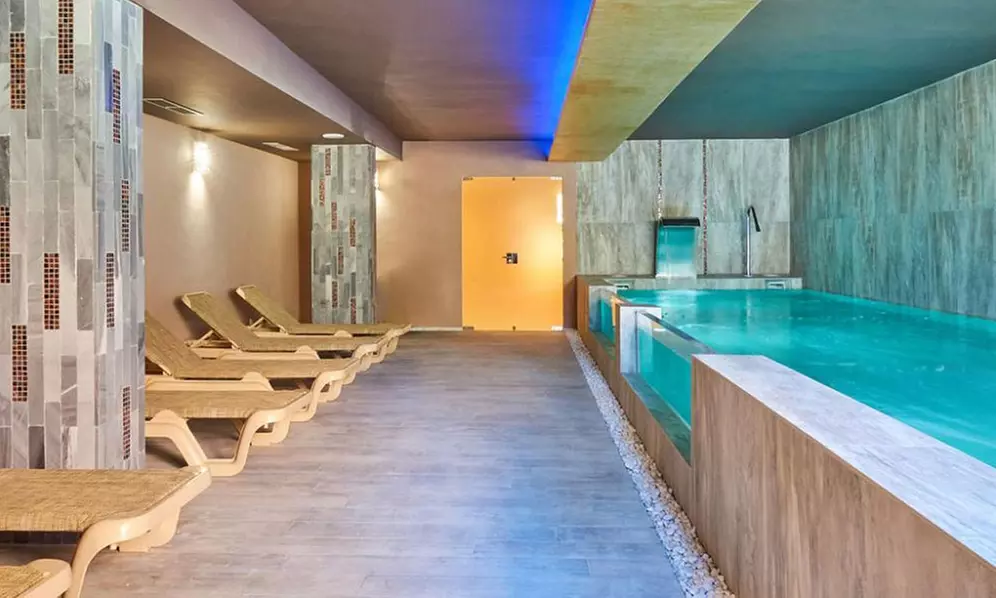 Acceso al spa para 2 personas con opción a masaje relajante