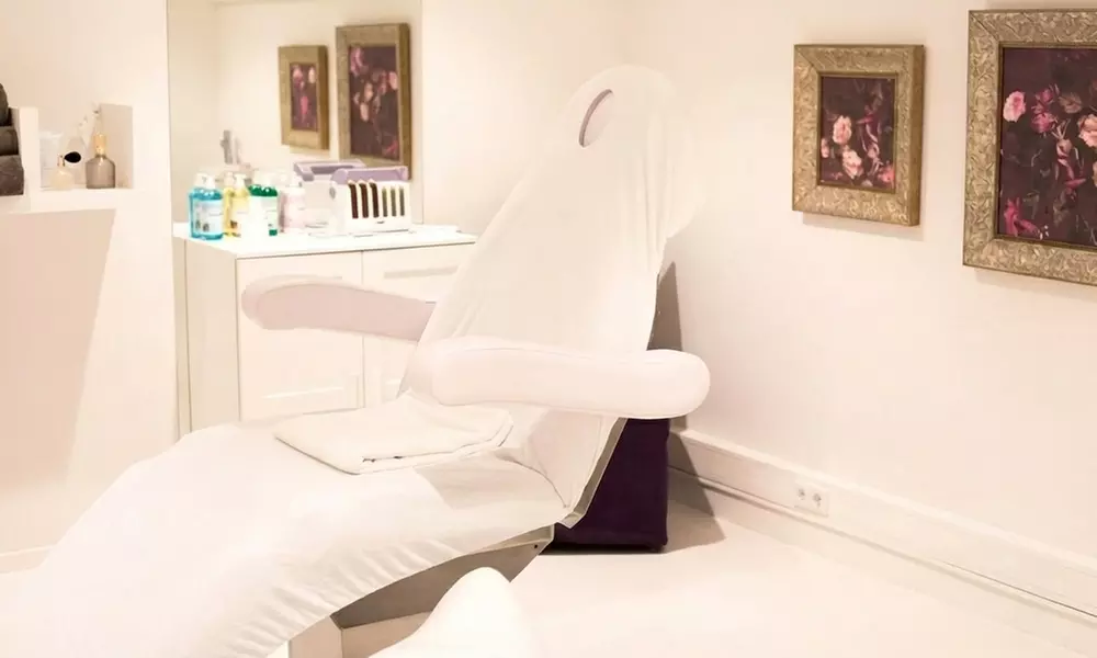 Beautybar-gezichtsbehandeling(en) naar keuze