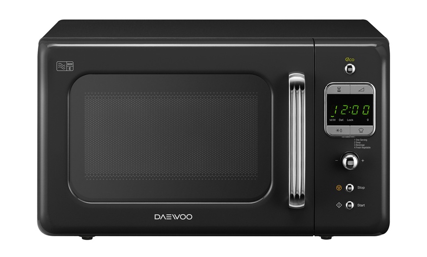 Image 6: Daewoo 800W Retro Microwave