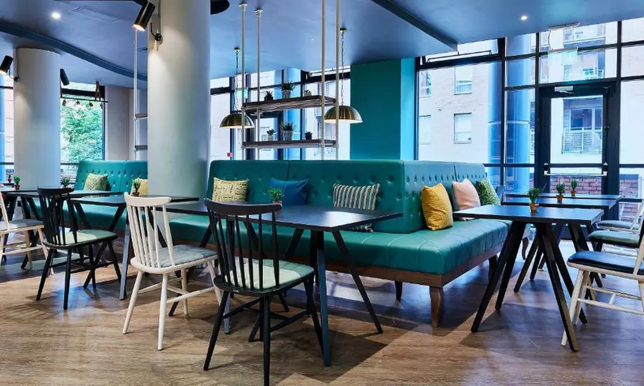 Manchester: 4* Superior Double Stay with Breakfast