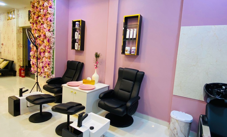 Image 19: Mani-Pedi Services