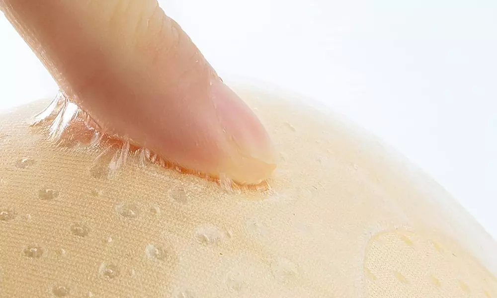 Soutien-gorge adhésif sans bretelles