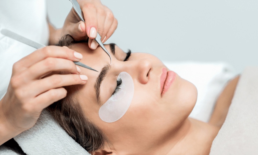 Image 3: Wimpern-Lifting und Färben für 1 oder 2 Personen
