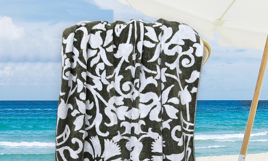 Image 12: 100% Egyptian Cotton Beach Towel