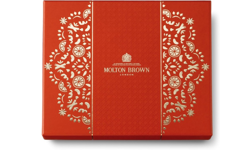 Image 2: Molton Brown Fiery Pink Pepper Travel Gift Set