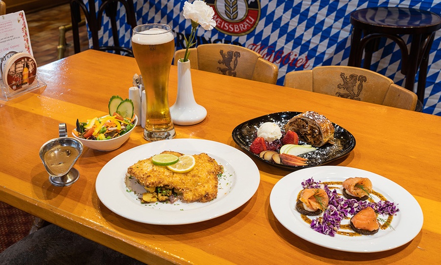 Image 1: German 3-Course Dining with Beer