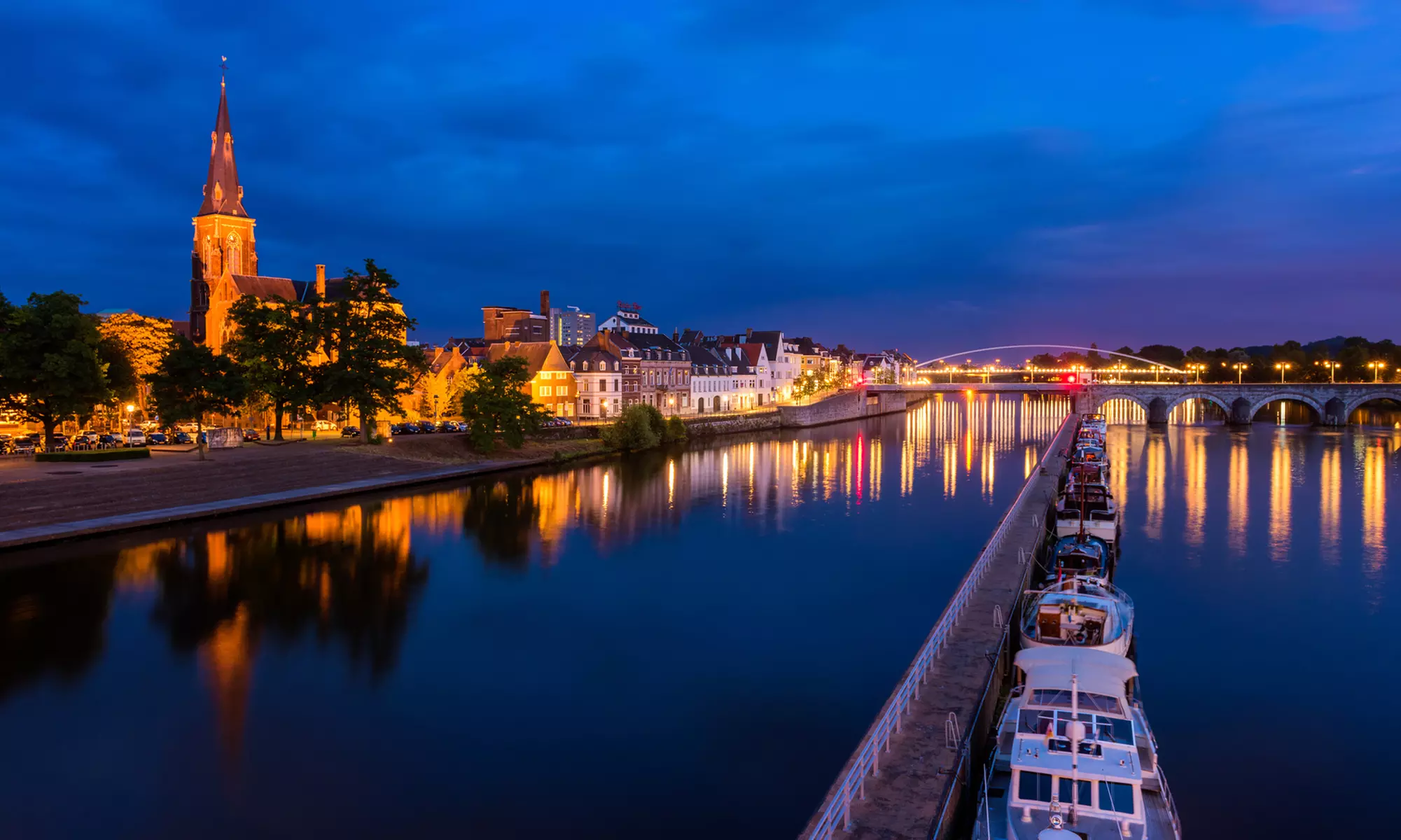 Maastricht: Doppel- oder Vierbettzimmer mit Frühstück
