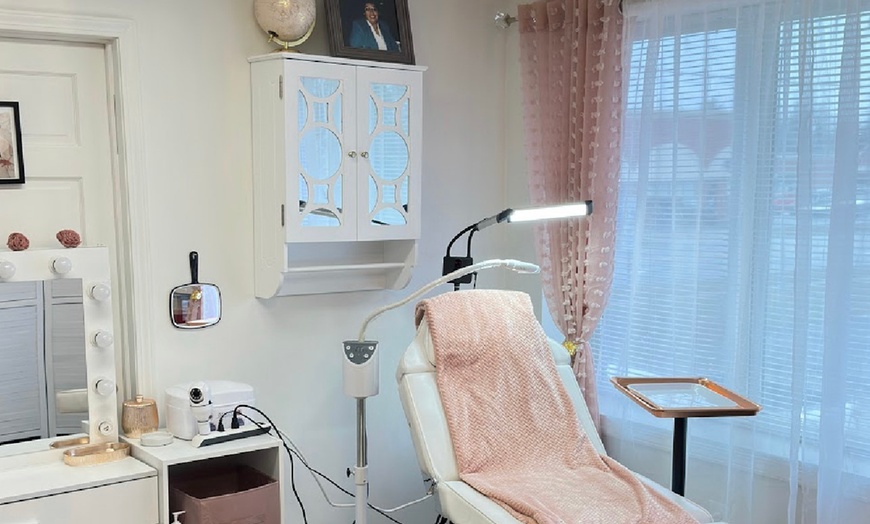 Image 2: Achieve Your Body w/ Cavitation, Laser Lipo, RF Vacuum & Wood Therapy