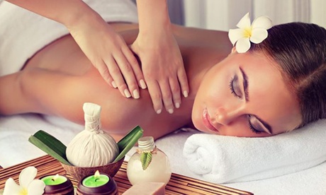 Un massaggio Basic o Special a scelta da 60 minuti da Anima E Corpo Studio Olistico (sconto fino a 37%)