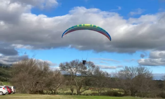 Vuelo biplaza en parapente para 1 o 2 personas en De Madrid al Cielo