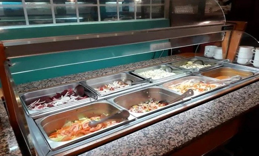 Image 5: Buffet libre de mariscos y pescados para 2 o 4 con bebidas 