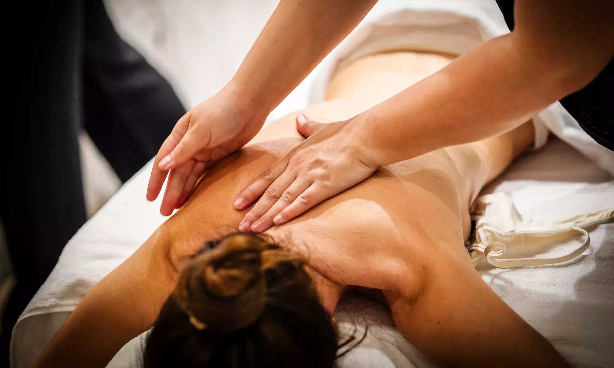 Masaje relajante de 50 minutos para una persona con bebida en Sulis Hammam And Spa - Second Medium