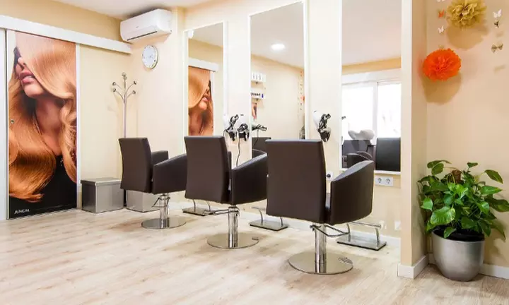 Sesión de peluquería con opción a tratamiento de queratina en Juncal