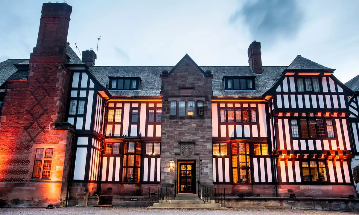 Cheshire Countryside: 4* Stay for 2 with Breakfast & Dinner