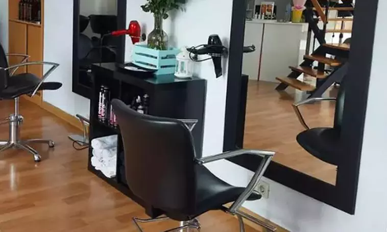 Sesión de peluquería con corte en Peluquería y Estética Ágata