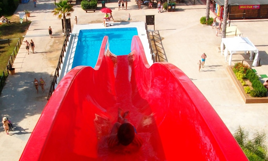 Image 7: Aquópolis Torrevieja: entrada de 1 día para infantil o adulto