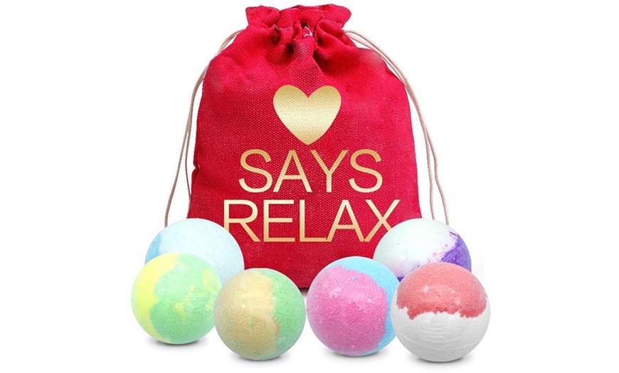 Image 3: Six Scented Bath Bombs