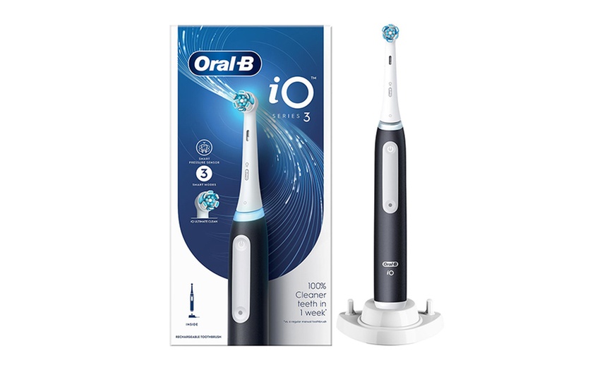 Image 9: Oral-B Electric Rechargeable Toothbrush Range 