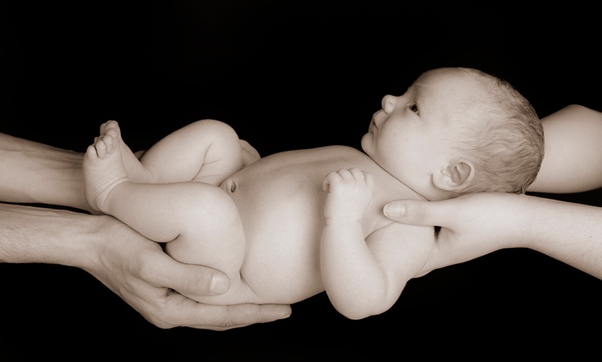 Image 4: Newborn Baby Photoshoot