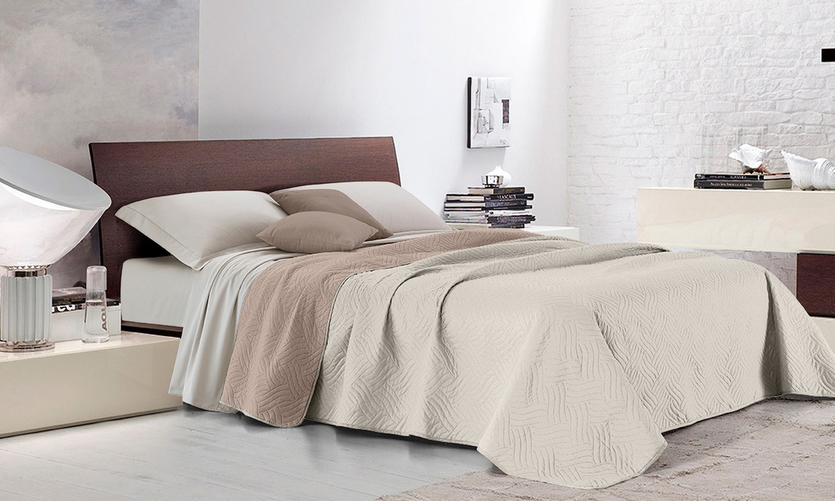 Couvre-lit à bords finis