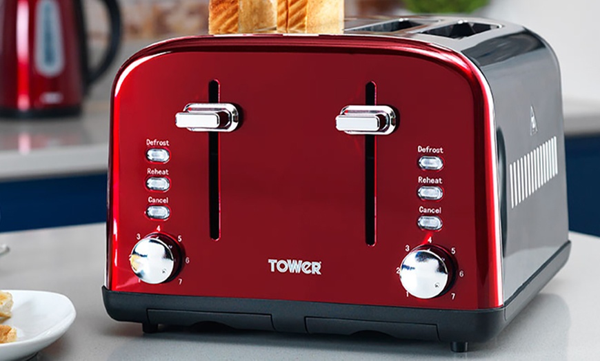 Image 11: Tower Kettle and Four-Slice Toaster