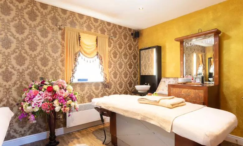 Indulge in Bliss: Luxury Pampering & Refreshments Await!