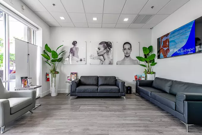 Experience eight sessions of ultrasonic fat reduction for a toned body