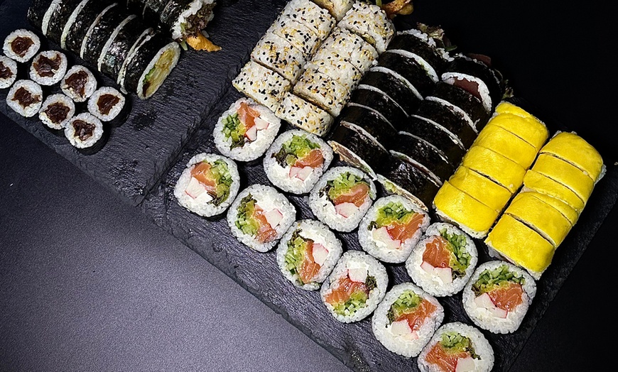 Image 4: Futomaki, Hosomaki, California Maki – zestawy sushi na wynos 