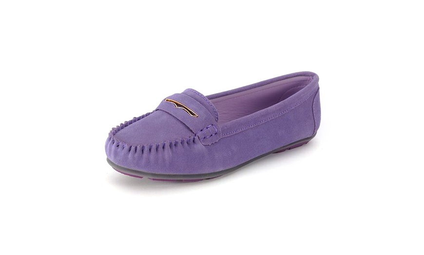 Image 8: Classic suède moccasins voor dames