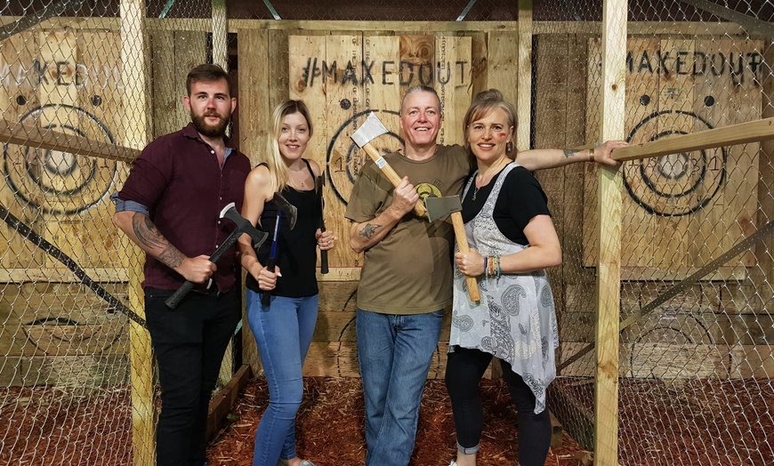 Image 3: 90-Min Axe Throwing Session