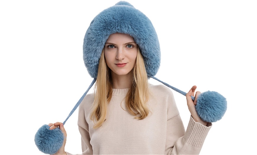 Image 4: Women's Fluffy Winter Pompom Beanie Hat