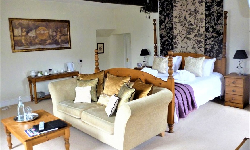 Image 8: Derbyshire: 1- or 2-Night 4* Stay with Breakfast