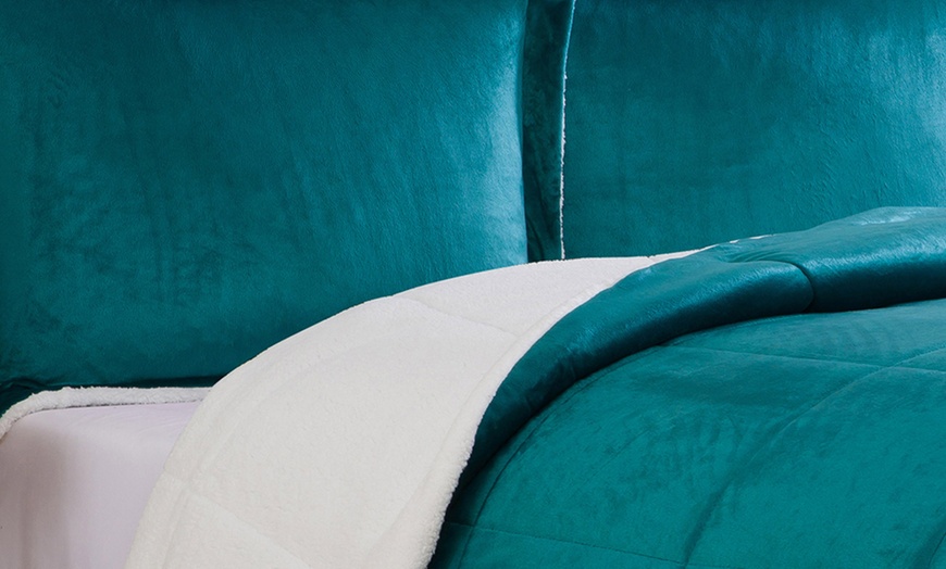 Image 21: Micromink and Sherpa Reversible Comforter Set (2- or 3-Piece)