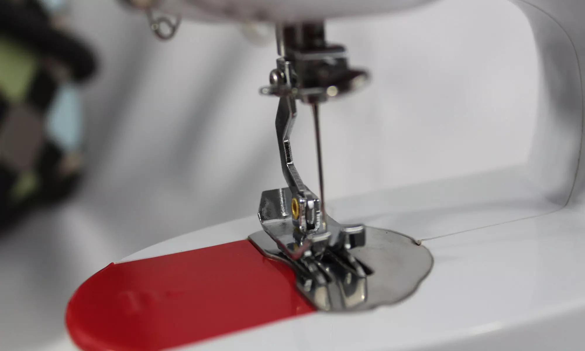 Singer Handheld Stitch Sew Quick 2 Sewing Machine - Second Medium