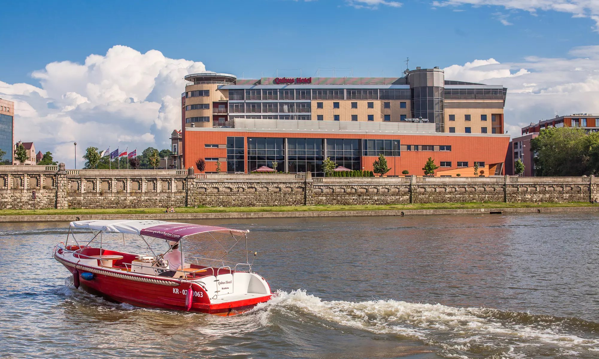 Relaks w sercu Krakowa: pokój w hotelu 4* dla 2-4 osób z BB i wellness