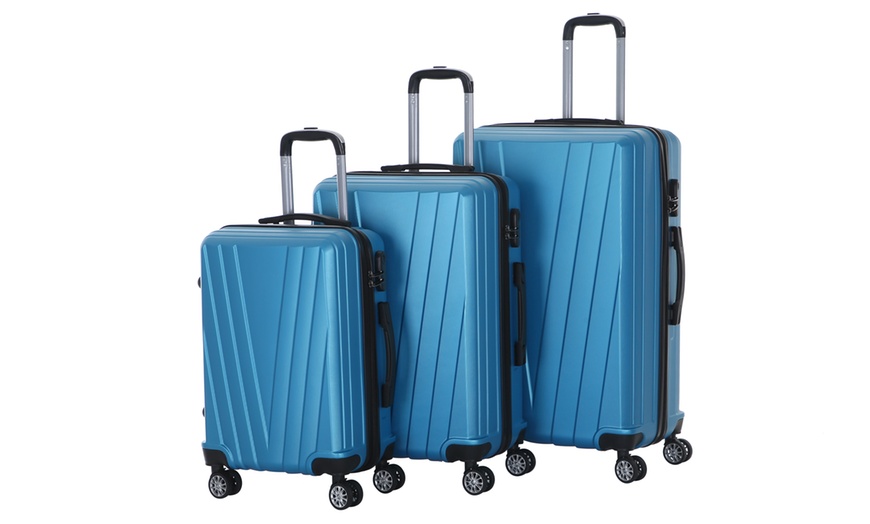 Image 23: Three-Piece Luggage Set