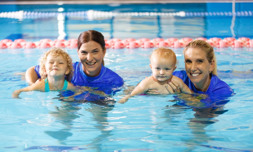 Image 2: 2 Weeks of Swim Lessons for Child