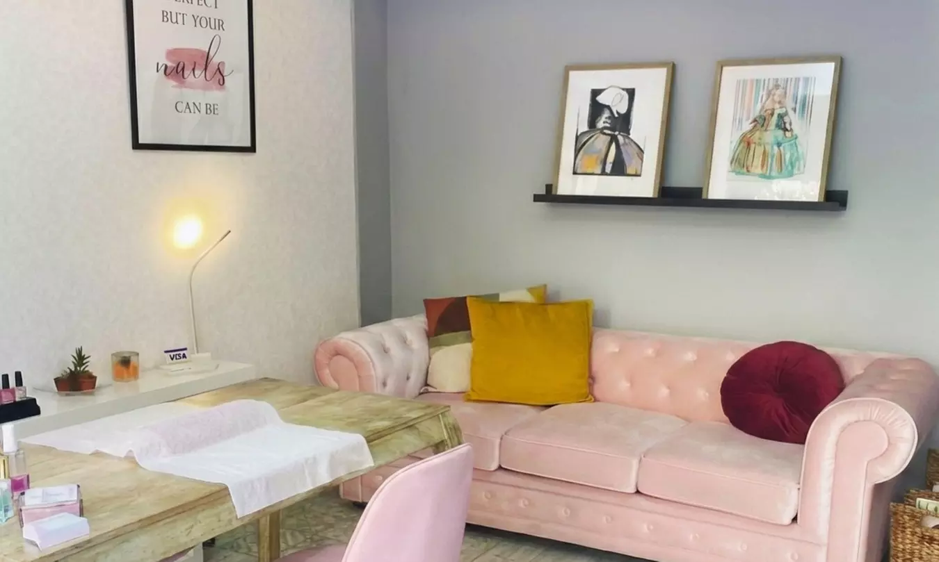 Sesión de micropigmentación de lunares o pecas por tallas XS a XL