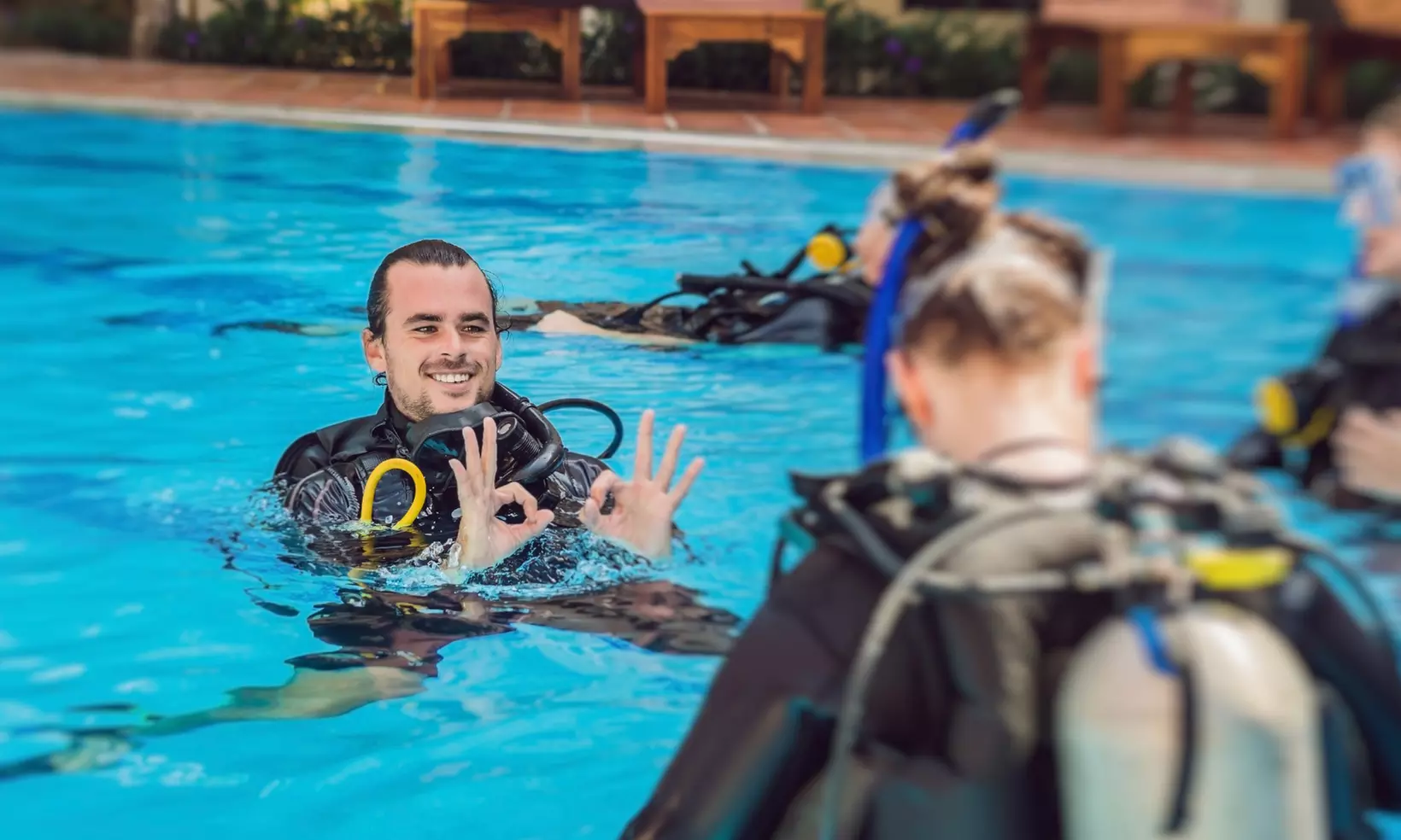 Experiencia inicial de buceo en piscina con instructor para 1 o 2