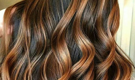 Uno o 3 trattamenti a scelta per capelli al salone Kiss Italia (sconto fino a 73%)